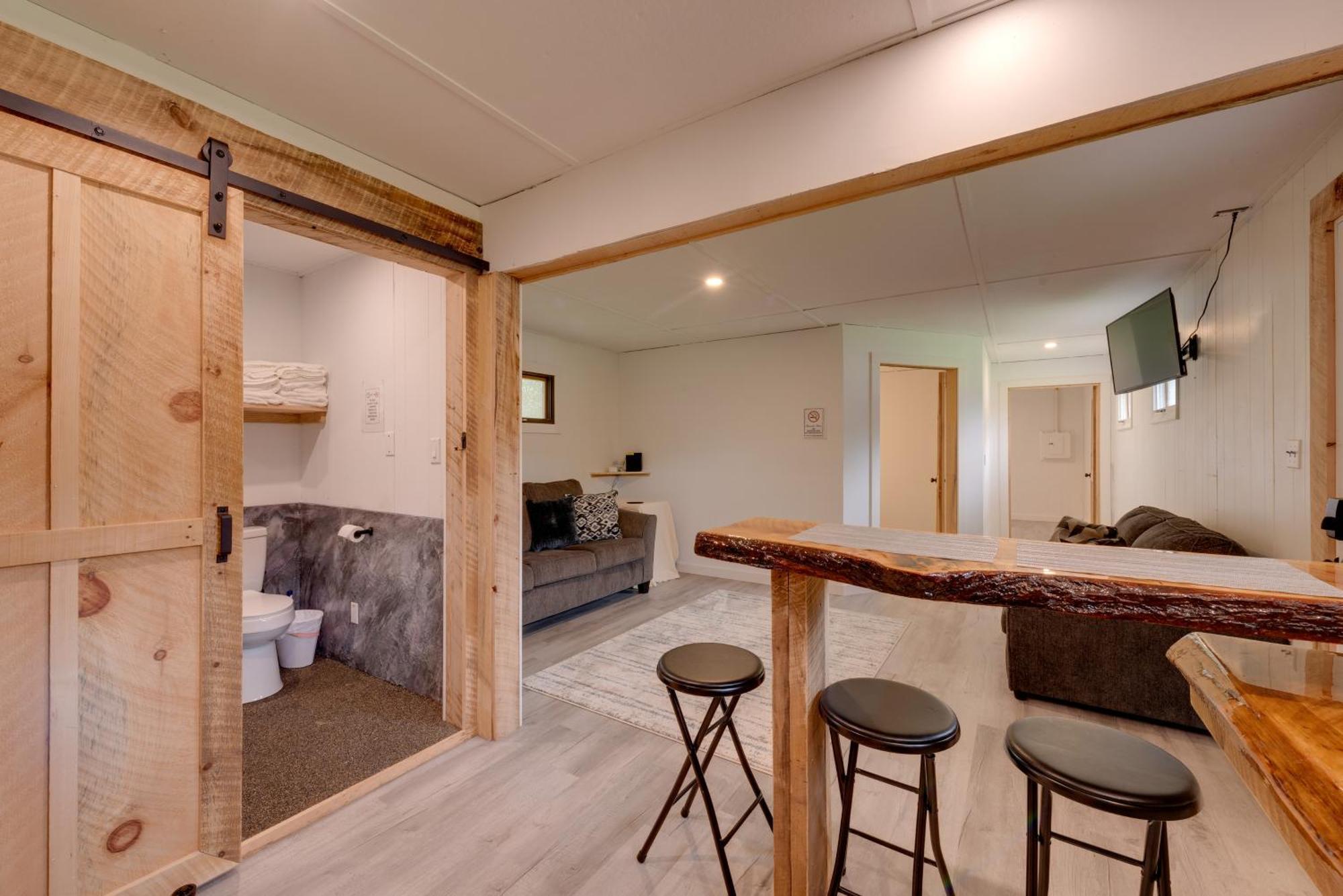 Holiday home With Community Perks Pets Welcome! Hillsgrove